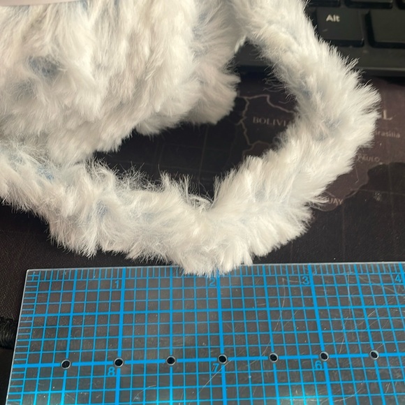 Lion Brand Go For Faux Blue Bengal~ 2 skeins - Picture 5 of 6